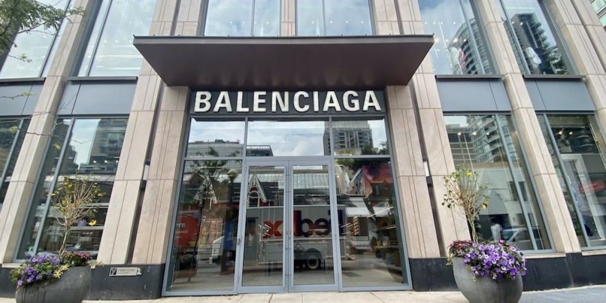 back Balenciaga Sale to where he first started